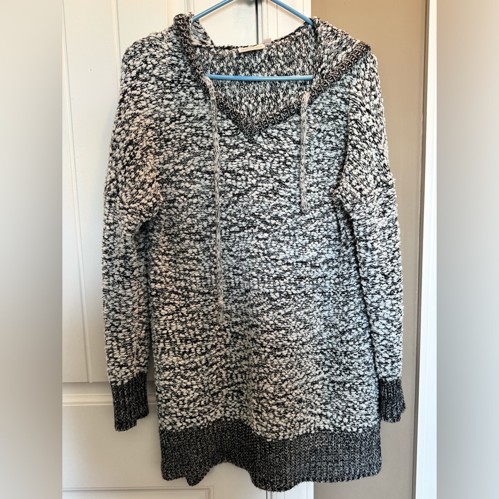 V-Neck Hooded Tunic Sweater S/M